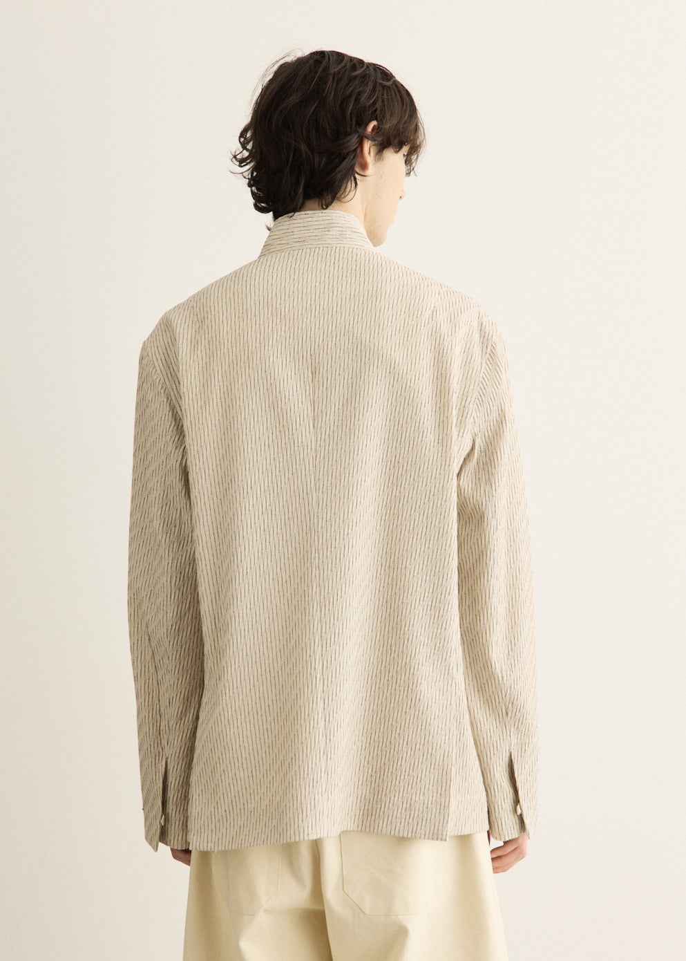 Wool Linen Blend Tailored Jacket with Mother-of-Pearl Buttons and Contrast Piping
