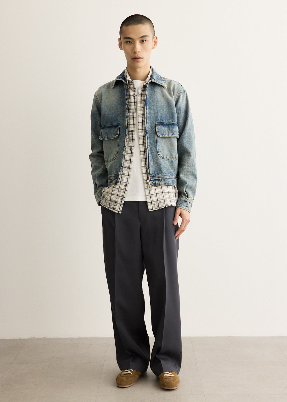 Cropped Denim Jacket with Vintage Wash and Two-Way Zip, Classic Collar