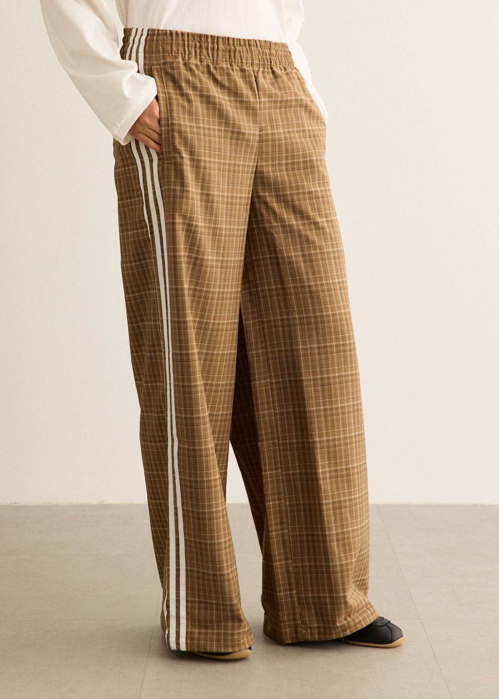 Loose Fit Track Pants with Check Pattern and Adjustable Leg Bungees