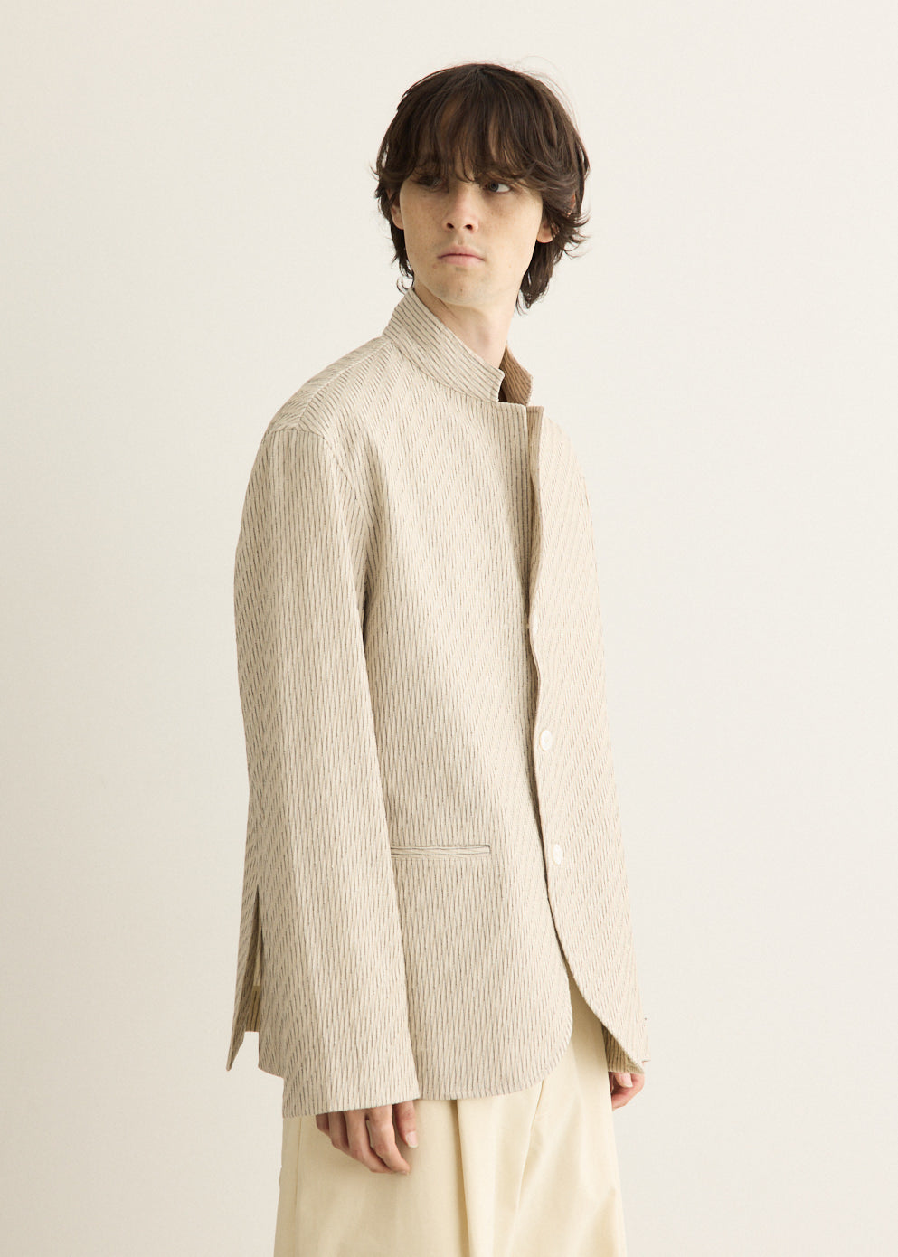 Wool Linen Blend Tailored Jacket with Mother-of-Pearl Buttons and Contrast Piping